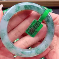 翡翠手镯未镶嵌翡翠