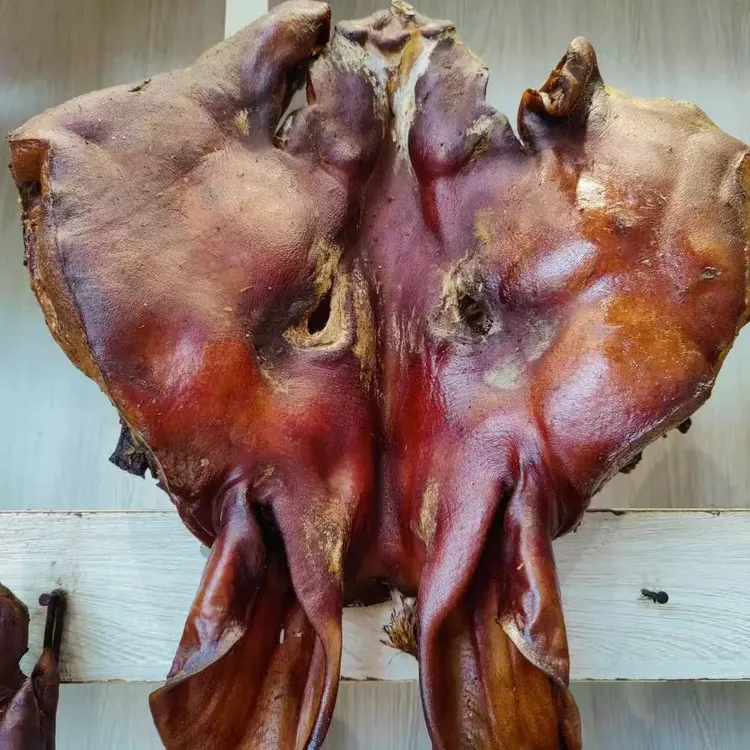 恩施农村烟熏腊猪头肉农家柴火熏制肉质紧实