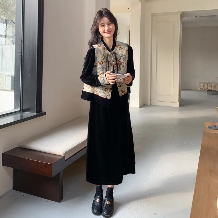 新中式刺绣丝绒马甲连衣裙套装女高级感气质秋季新款2025两件套