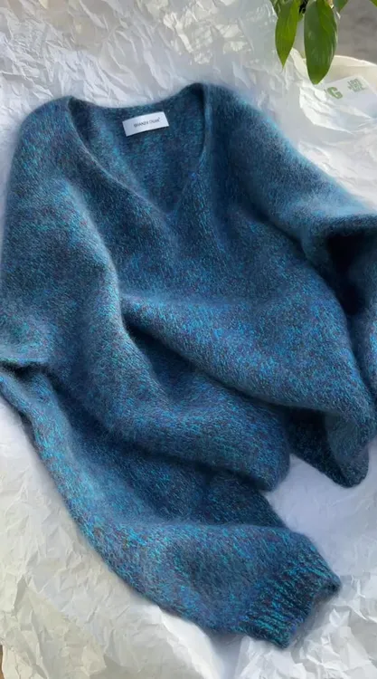 韩系蓝色V领软糯马海毛毛衣女秋冬外穿加厚宽松奶fufu针织上衣