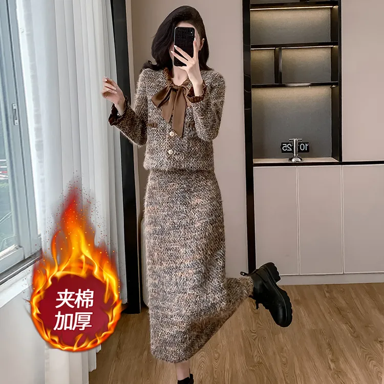 秋冬新款韩系富家千金名媛风复古V领小香风套装夹棉短外套女长裙