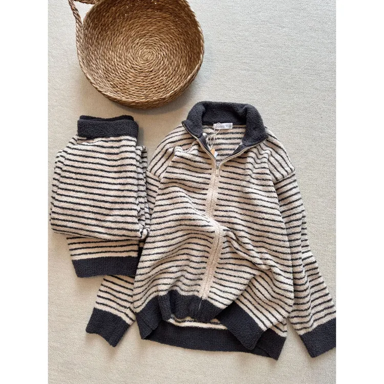韩版简约通勤设计感甜美条纹半边绒睡衣女秋冬新款保暖家居服套装