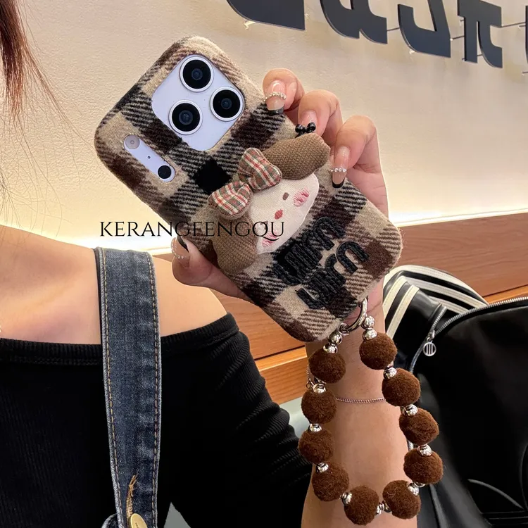 秋冬毛绒KT猫适用苹果17promax/16潮牌/15防摔手机壳新款个性时尚