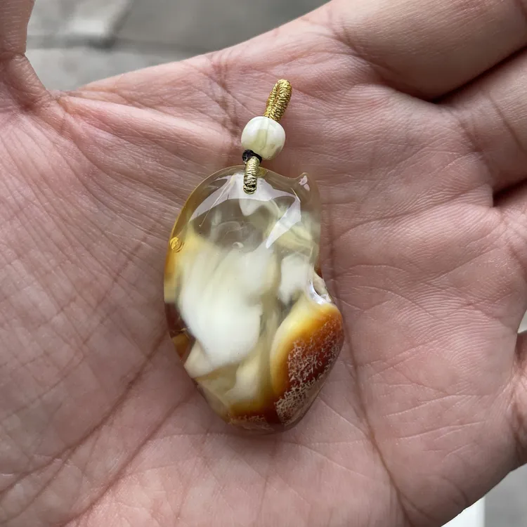 蜜蜡原石金瓷白蜜荧光溶洞蜜蜡吊坠白蜜7.47g39.6/25.5/13.5㎜