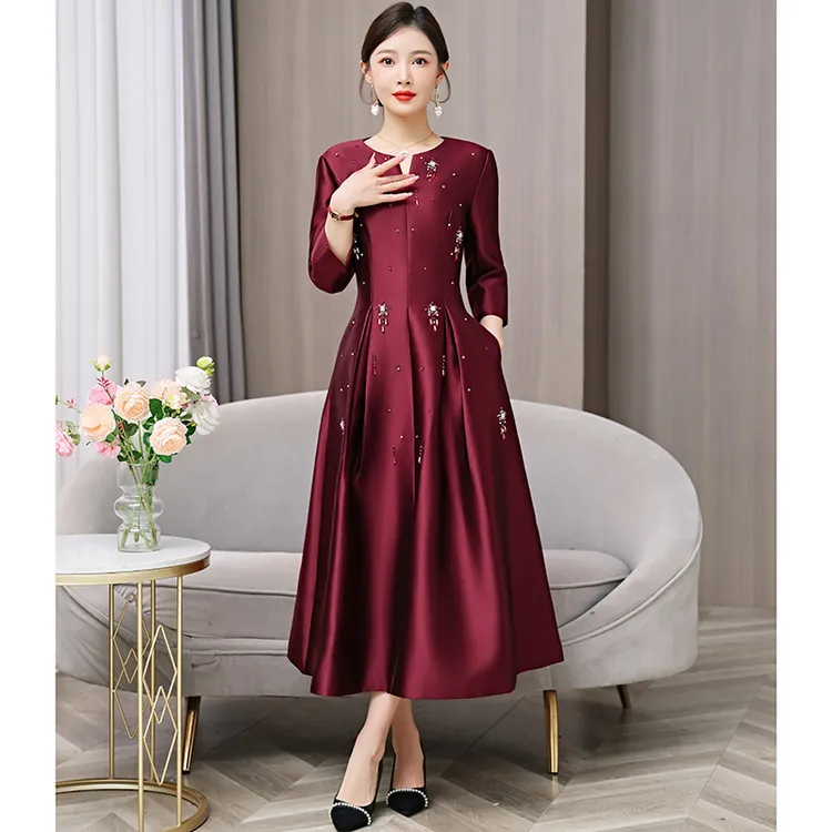 十月婚宴礼服喜婆婆连衣裙女2025新款洋气阔太太高贵轻奢红色裙子