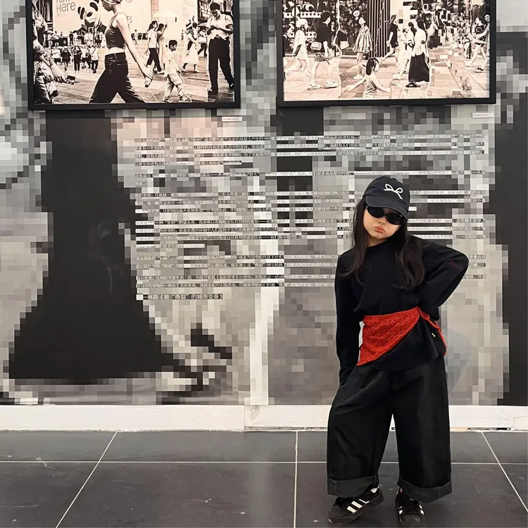 小思家女童2025秋季新款韩版洋气纯色宽松圆领T恤翻边牛仔裤套装
