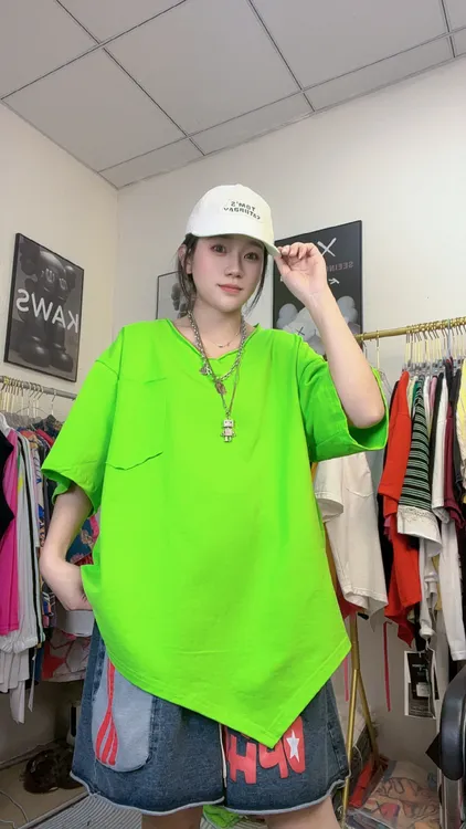 时尚款式大版森系T恤潮流V型领吸汗慵懒风夏季净版不规则设计短袖