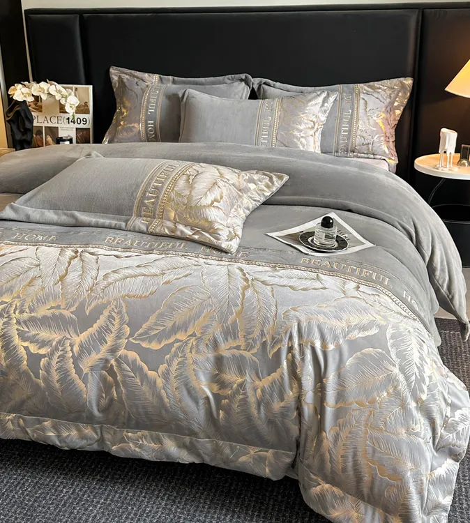 冬季加厚牛奶绒四件套珊瑚绒加绒被套床单保暖套件双面绒拼接刺绣