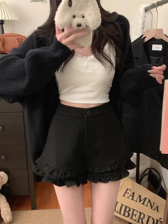 秋冬甜美气质高腰显瘦木耳边毛呢短裤女装设计感花边下摆外穿靴裤