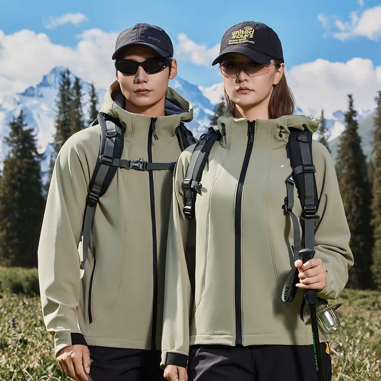 情侣冲锋衣女士外套秋冬2025新款防风防水三合一登山服男连帽