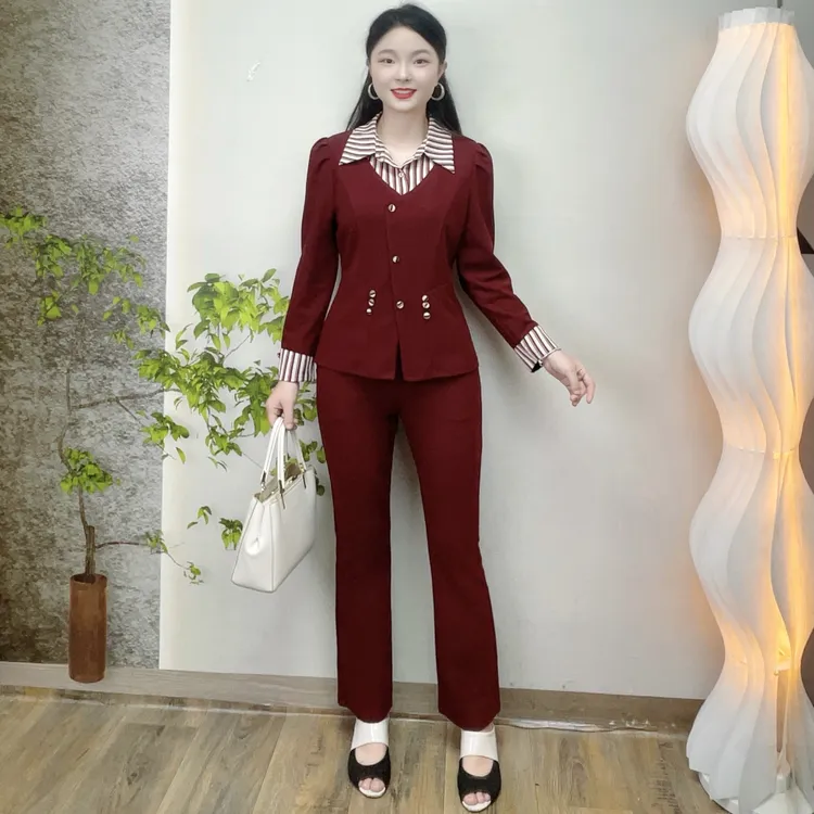 2025年秋季新款修身显瘦微喇裤洋气高级套装女