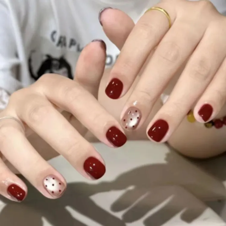 流行红色跳色猫眼波点手工穿戴甲可爱显白美甲专用短款