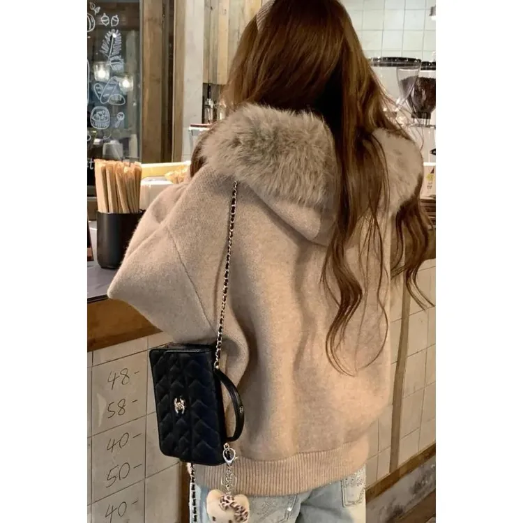 2025年新款蝴蝶结绑带大毛领连帽毛呢厚外套女好看棉服冬装