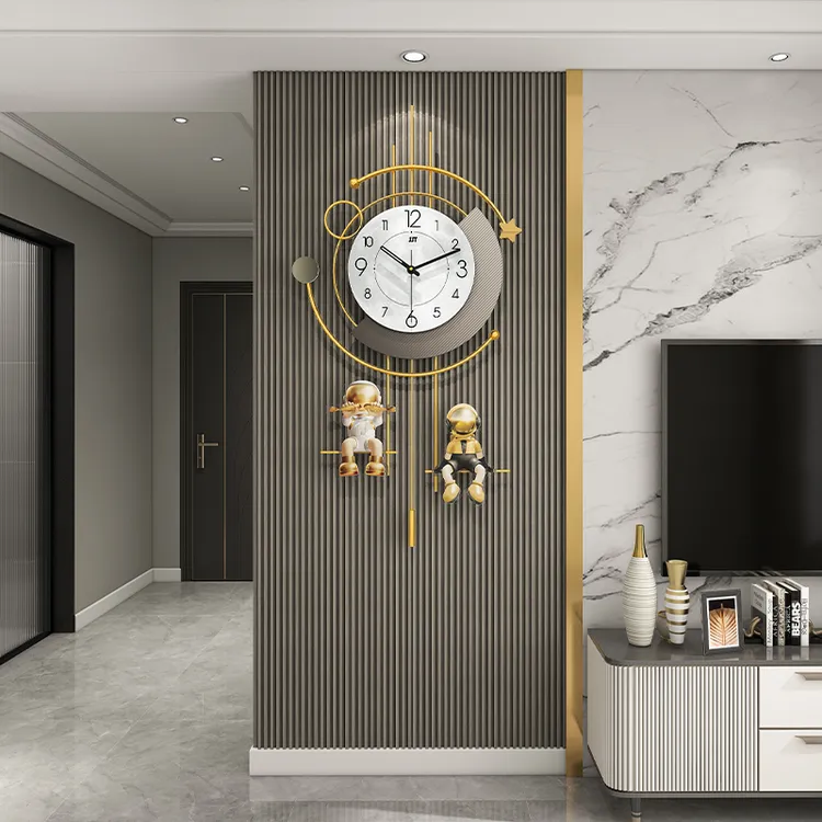 简约高级感玩偶挂钟客厅家用沙发餐桌旁时钟时尚静音创意餐厅挂钟