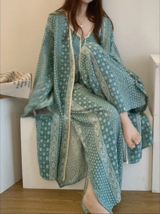 开衫碎花吊带睡衣女款爆款2025新款春秋款长袖长裤家居服三件套装