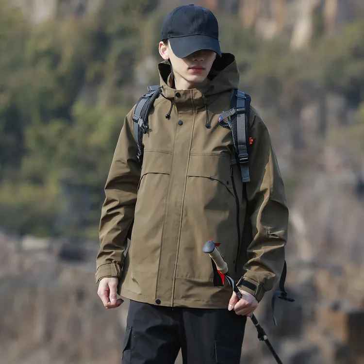 夹克男士2025秋季款连帽冲锋衣防风防水外套登山服男款