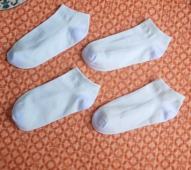 女款短袜乳白纯白搭配  防臭短筒四季款透气舒适短袜白色吸汗女士