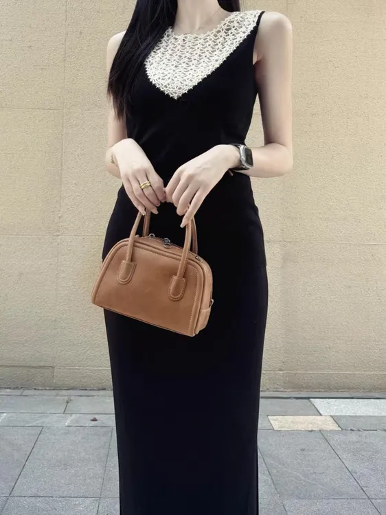 夏季新款无袖蕾丝拼接连衣裙女2025年V领修身百搭气质中长款裙子