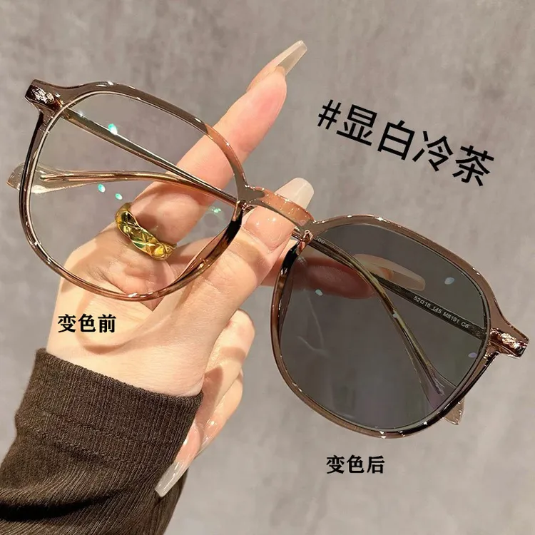 新款高档老花镜男女显年轻高颜值防蓝光变色眼镜