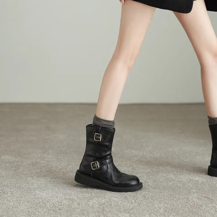 时尚英伦风皮带扣马丁靴女款2025年秋冬季新款平底圆头黑色短靴子