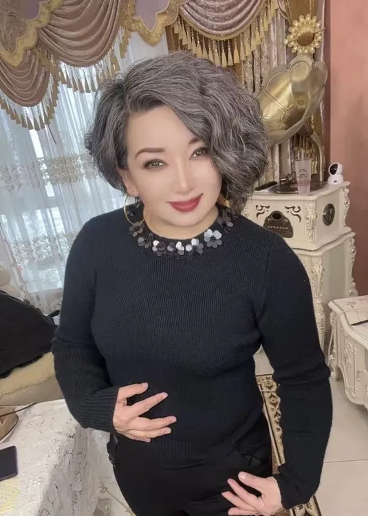 体恤ئارزۇ يۇڭ مايكىلىرى