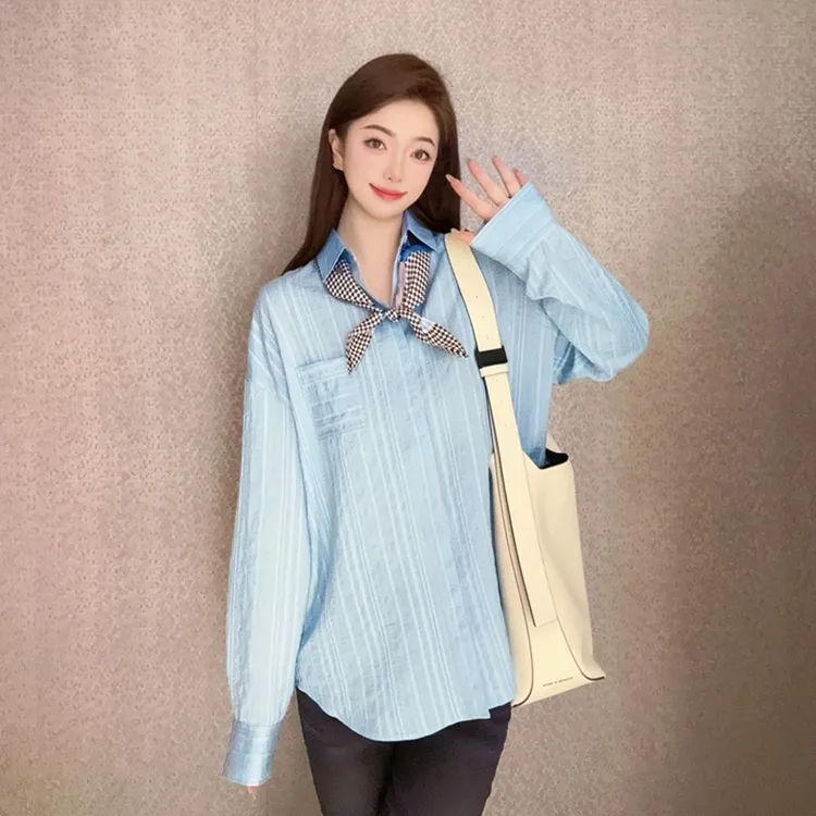 哥弟 竖条纹肌理感长袖衬衫春季新款浅蓝气质高级感衬衣女1300989
