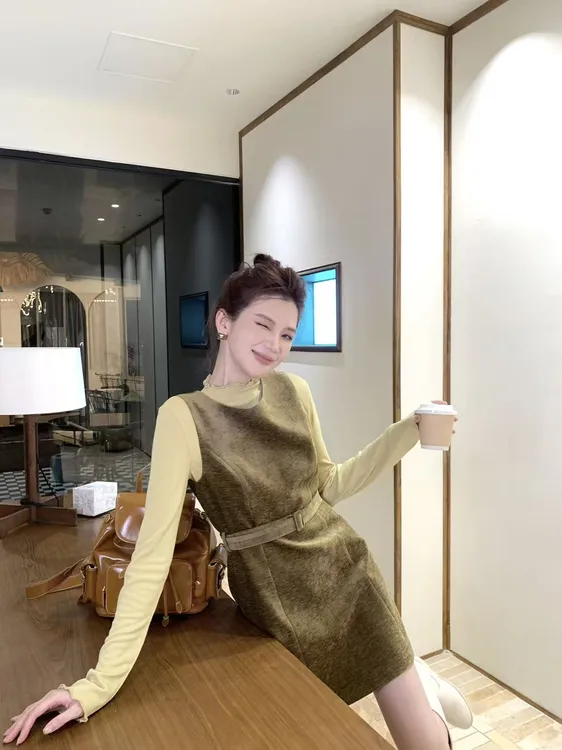 【芝士Cheese】人间梦露 法式细腻斜纹雪尼尔面料秋冬绿色系背心裙