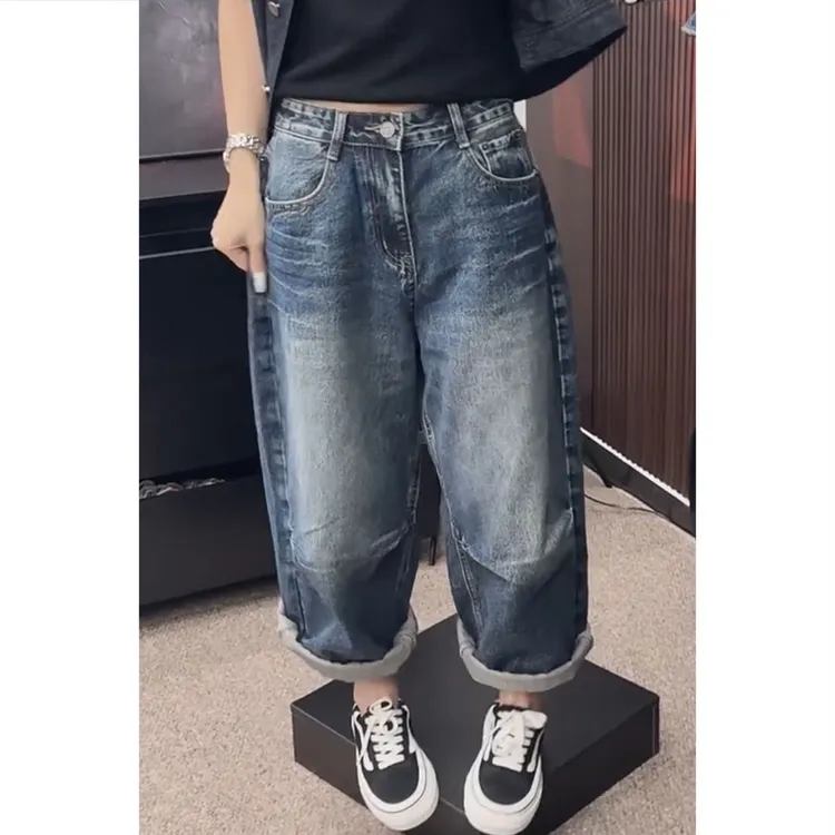艾塔莉早秋新款宽松牛仔裤设计感褶皱大码遮胯显瘦小众九分奶奶裤