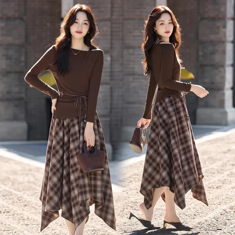 2025早秋新款巨好看时尚气质显瘦一字肩长袖T恤格子不规则半身裙