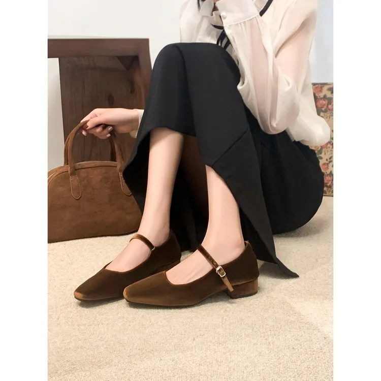 游今希~复古方头丝绒玛丽珍女鞋芭蕾舞鞋一字带浅口气质粗跟单鞋