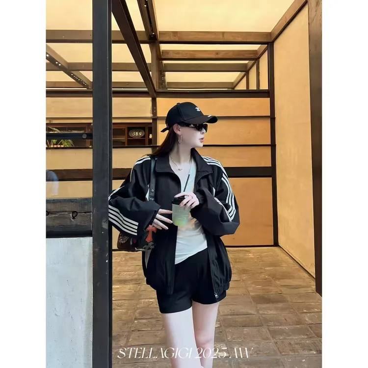 SG / 郭幂幂 AW 早秋新品 运动风立领条纹棒球服外套WT-20251596