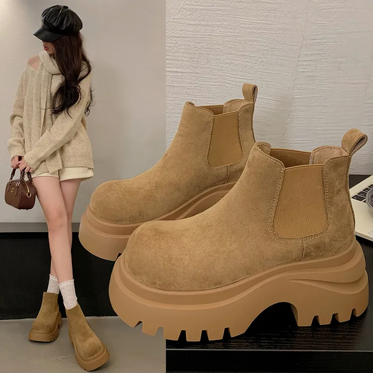切尔西马丁靴女2025新款春秋厚底增高烟筒短靴小个子超火大黄靴子