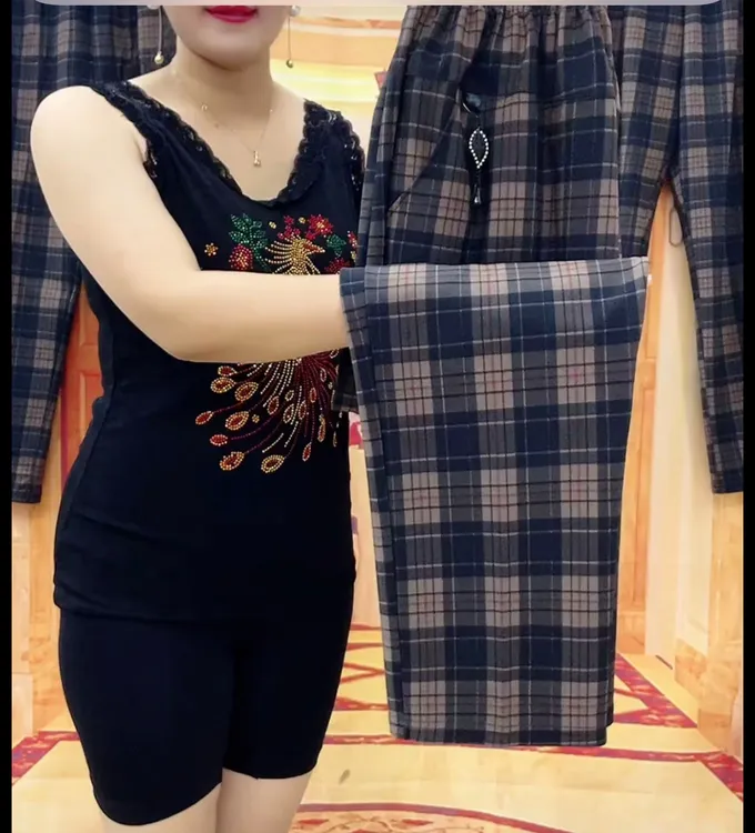 新款妈妈大码中老年女裤高腰弹力妈妈格子裤两侧带兜爆款春秋冬款
