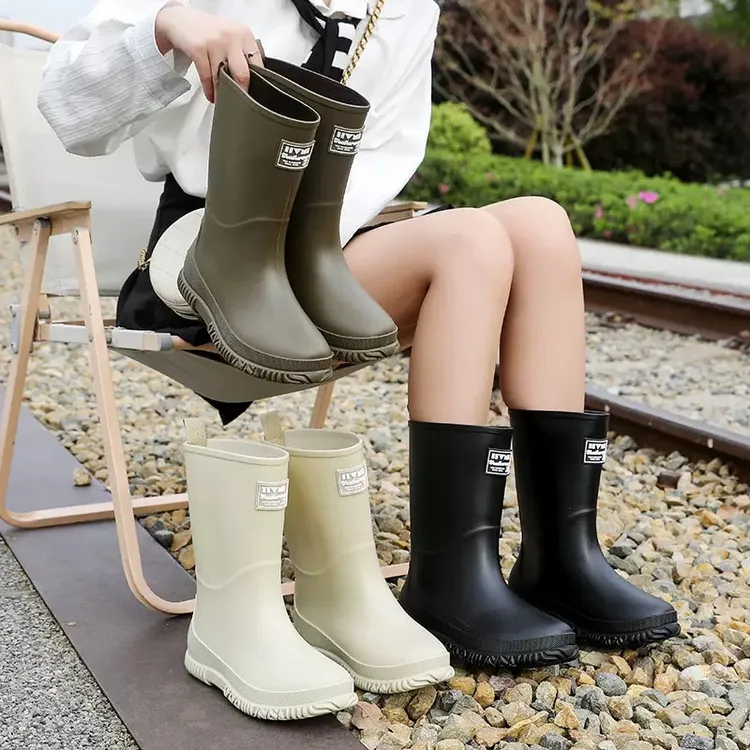 韩系防滑加绒中筒雨靴