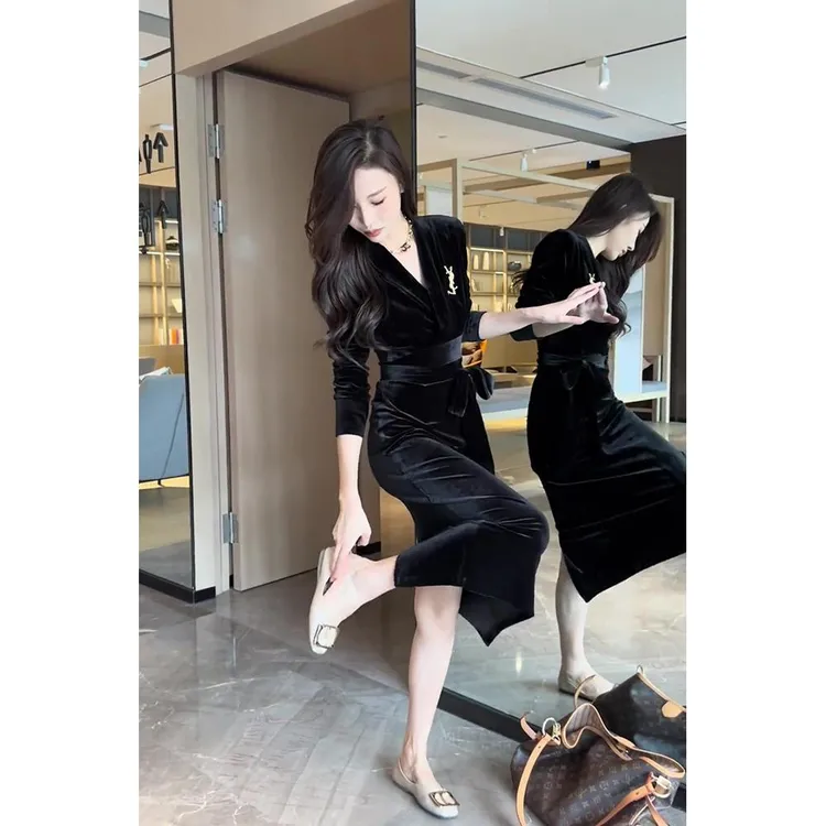 高端轻奢小众高级感女装气质名媛黑色赫本风丝绒晚礼服连衣裙女秋