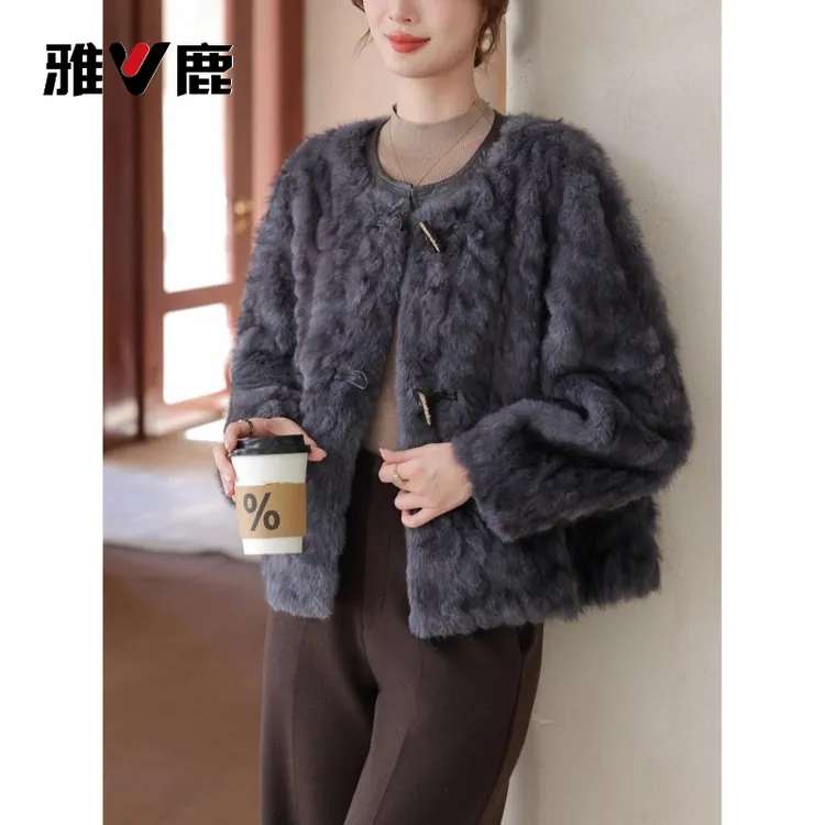 雅鹿年轻时尚款水貂绒皮草女秋冬圆领小香风花狐貂皮毛一体短外套