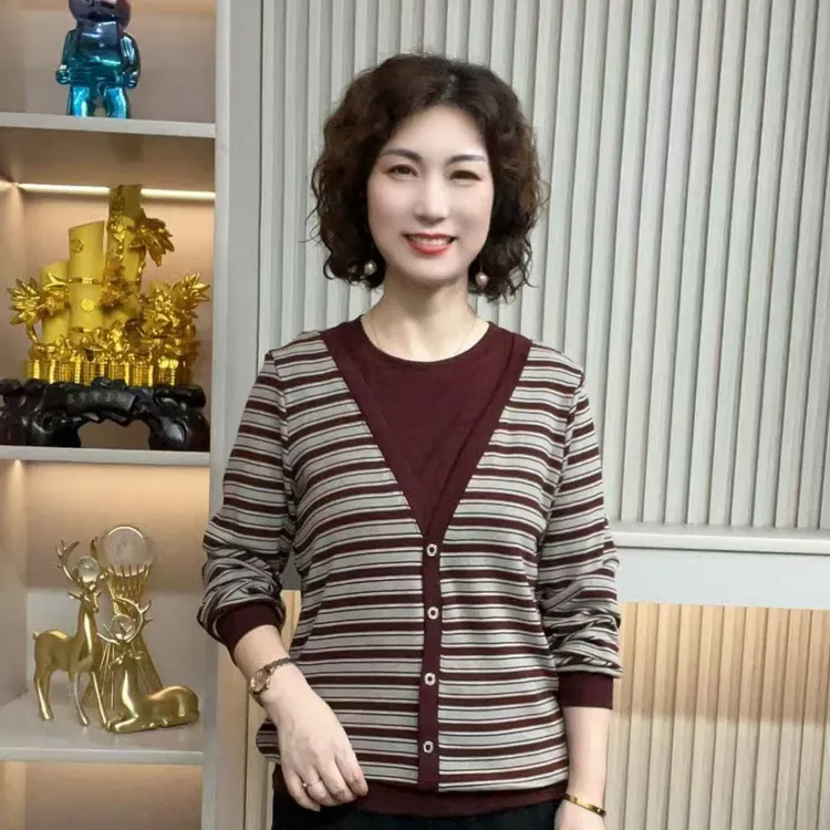 妈妈装流行时尚潮牌女装宽松秋装女士欧若拉独特漂亮上装休闲长袖