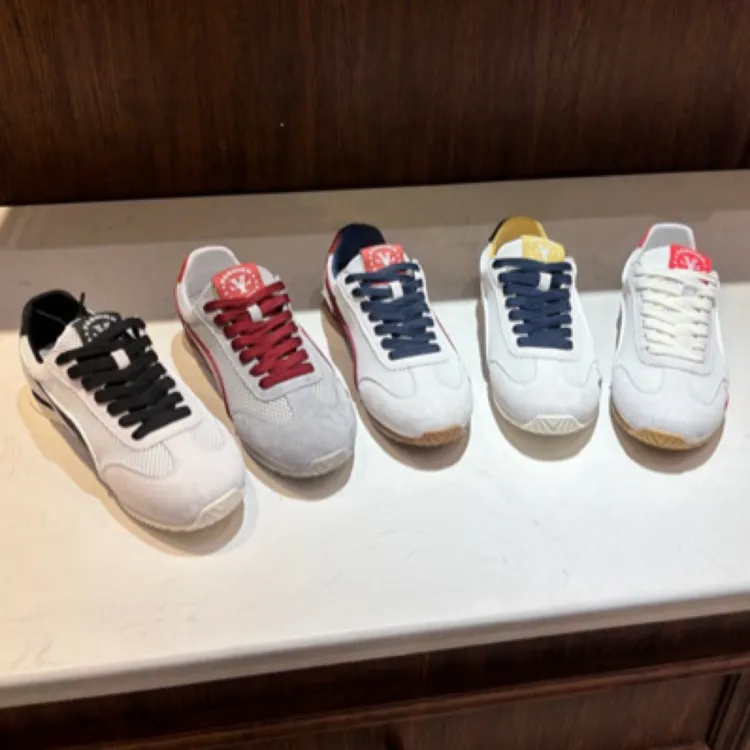 耐磨低帮透气防滑休闲鞋软底小白鞋运动鞋休闲鞋