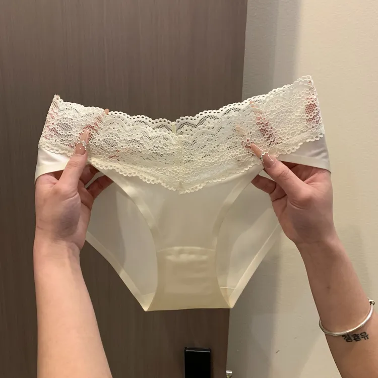 无痕缎面内裤女士7A抑菌裆2025新款女生中腰性感纯欲风蕾丝三角裤