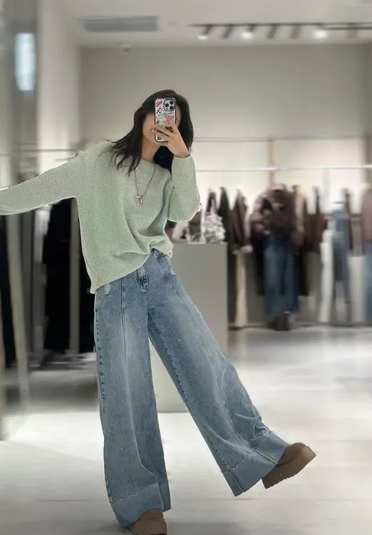 2025早春新款冰丝薄款镂空针织衫设计感防晒罩衫上衣女百搭牛仔裤