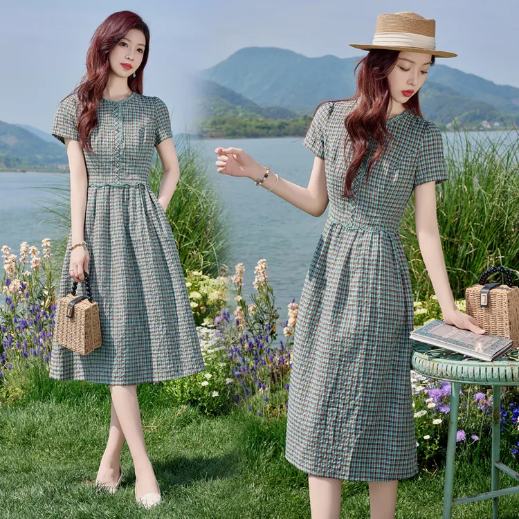 复古大码彩色格纹女夏季设计感蕾丝镶边透气收腰中长款田园裙子