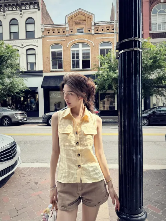 夏季新款纯欲慵懒风女装法式黄色翻领无袖衬衫低腰显瘦超短热裤