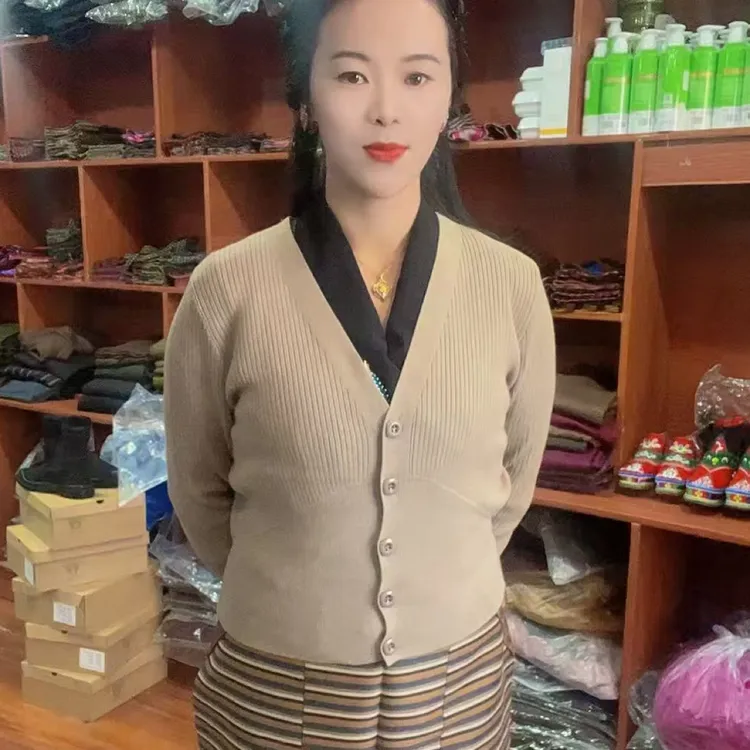 藏袍外搭V领针织衫