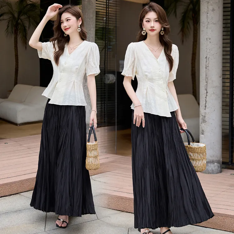 气质女神范V领女夏时尚百搭2025新款百褶裙两件套夏季显瘦套装
