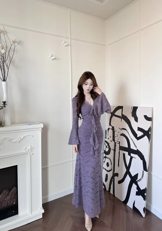 【精选优品】秋冬千金V领蕾丝经典蝴蝶结收腰垂感连衣裙长裙252072