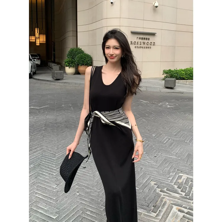 JIJINQI夏季无袖U型领拼接连衣裙女黑色法式百搭长裙JD06LMPT1460
