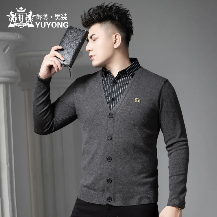 欧货假两件开衫毛衣男2025新款秋冬季衬衫领针织衫潮牌徽章毛线衣