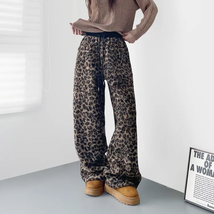 酷飒个性毛绒豹纹阔腿裤女冬季新款大码胖mm设计感辣妹休闲直筒裤
