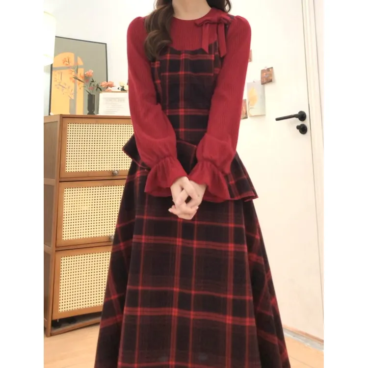 法式复古气质红色格纹连衣裙女冬2026新款跨年氛围收腰显瘦背心裙