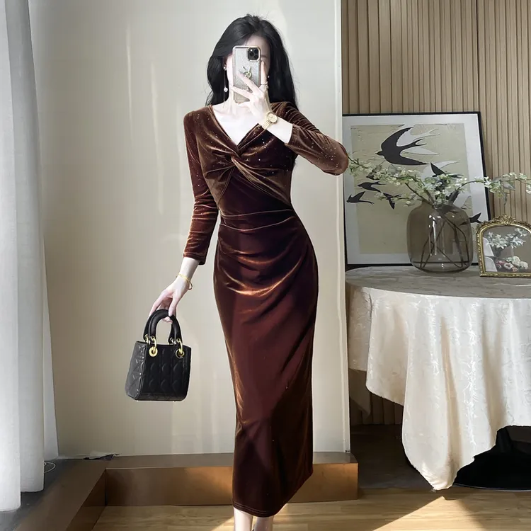 秋季包臀金丝绒连衣裙财阀千金女装长袖修身裙子洋气时髦气质长裙